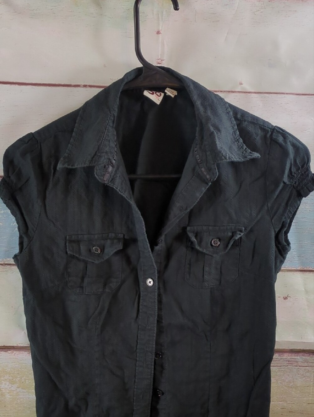 SO Black Short Sleeve Button-Up Top - Picture 2 of 5
